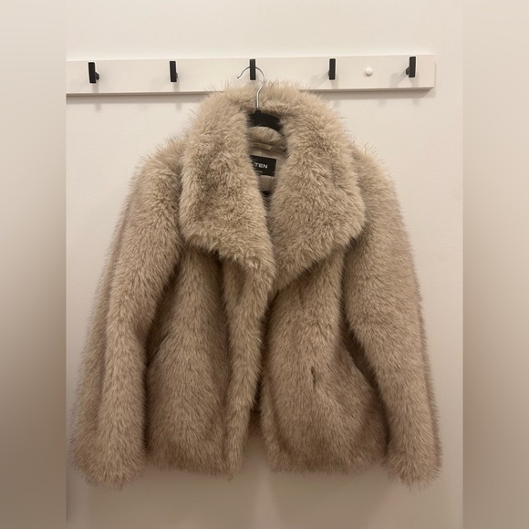 Aritzia Jackets & Blazers - Aritzia St. Moritz Coat - Arctic Faux Fur